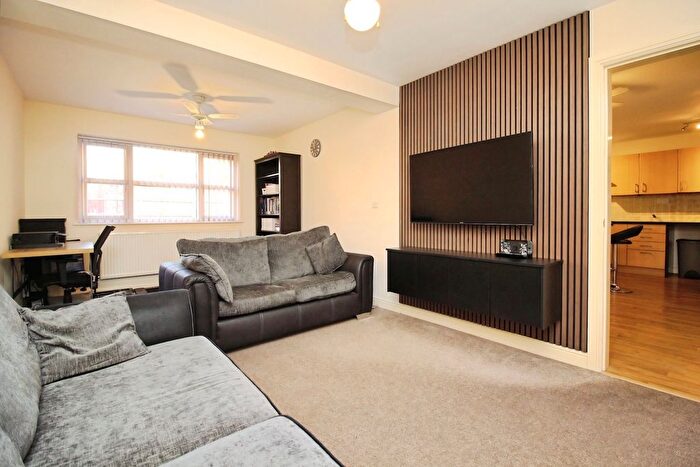 4 Bedroom Detached House For Sale In Southside Road, Leicester, LE3