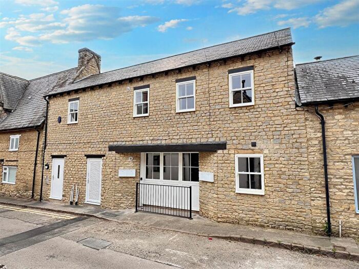 2 Bedroom Apartment To Rent In High Street, Wollaston, Wellingborough, NN29