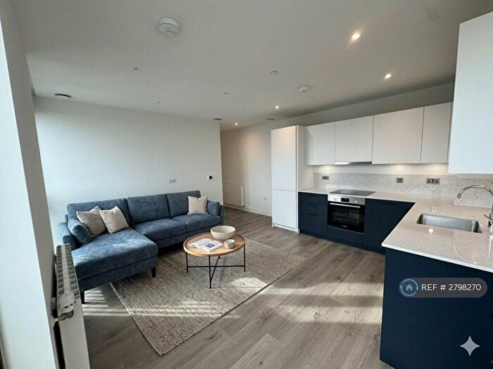 2 Bedroom Flat To Rent In Affinity View, London, E16