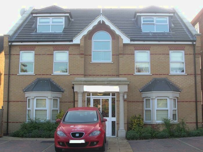 2 Bedroom Flat To Rent In Matlock Court, E18