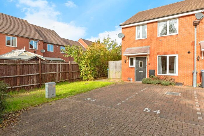 3 Bedroom End Of Terrace House For Sale In Sansome Drive, Hinckley, LE10