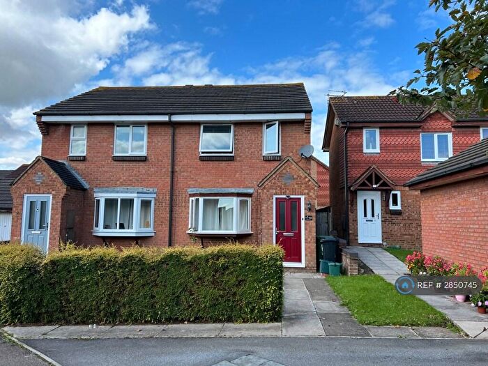 3 Bedroom Semi Detached House To Rent In Ellicks Close, Bristol, BS32