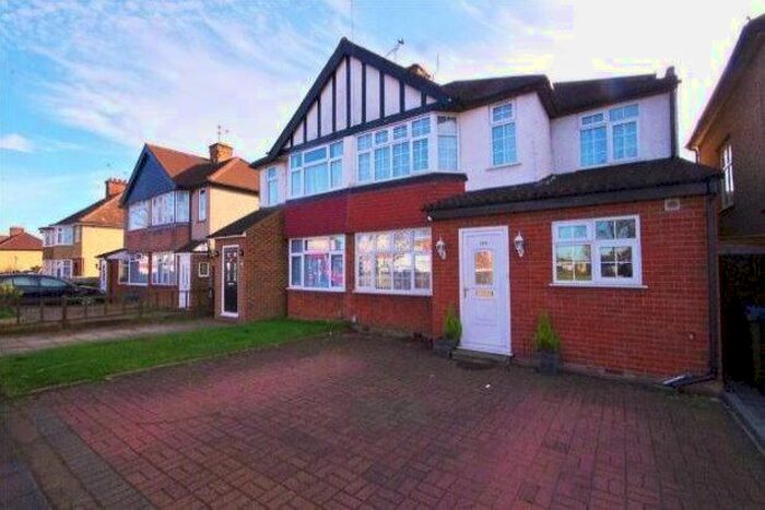 5 Bedroom Property To Rent In Balmoral Road, Watford, WD24