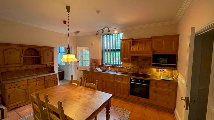 2 Bedroom Flat To Rent In Uttoxeter New Road, Derby, Derbyshire, DE22