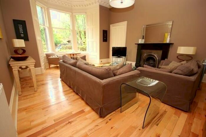 3 Bedroom Flat To Rent In Greenhill Place, Edinburgh, EH10
