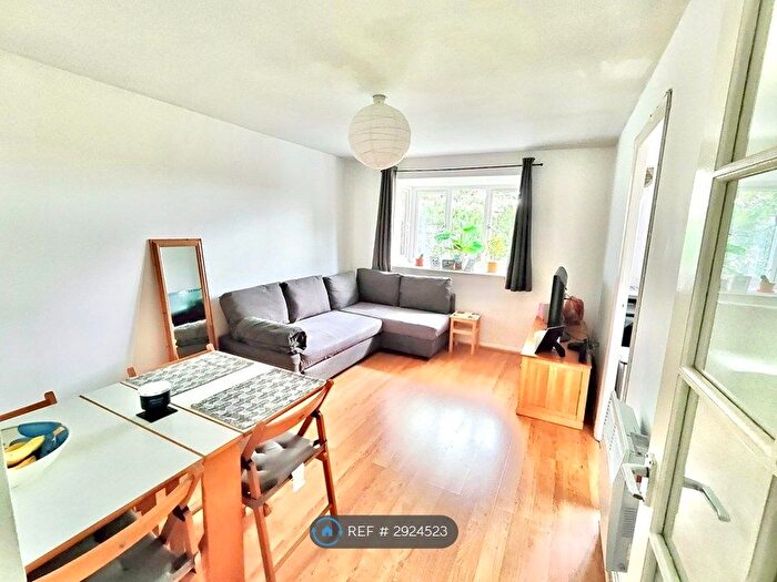 1 Bedroom Flat To Rent In Charlton, London, SE7