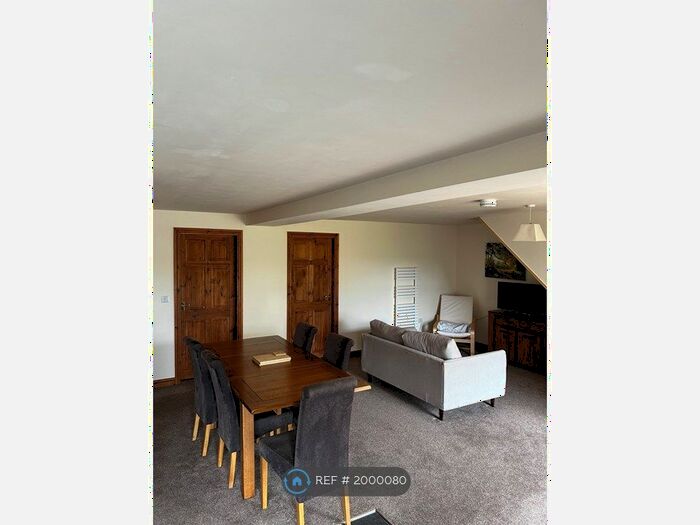 2 Bedroom Flat To Rent In Hogarth Hill, Whitby, YO22