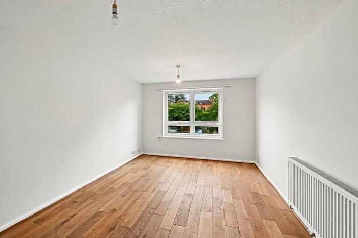 1 Bedroom Apartment For Sale In Foxgrove Road, Beckenham, BR3
