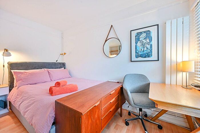 Studio To Rent In Deans Close, Grove Park, London, W4