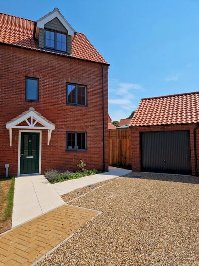 4 Bedroom Semi-Detached House To Rent In Kings Close, Scole, Diss, IP21