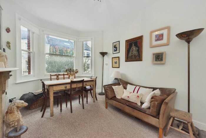 2 Bedroom Flat To Rent In Handforth Road, Oval, London, SW9