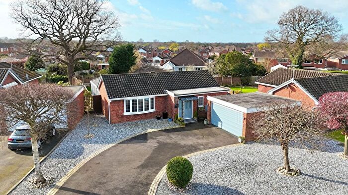 3 Bedroom Detached House For Sale In Brecon Way, Crewe, CW2