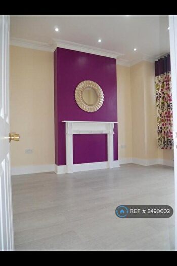 3 Bedroom Maisonette To Rent In Tynemouth Road, Mitcham, CR4