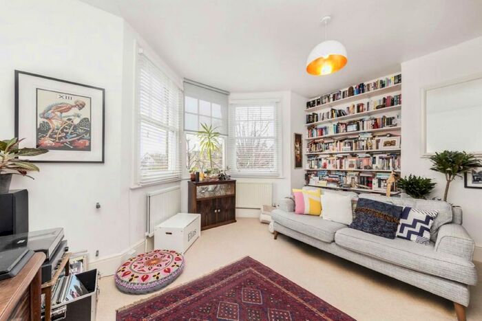 2 Bedroom Flat To Rent In Thrale Road, London, SW16