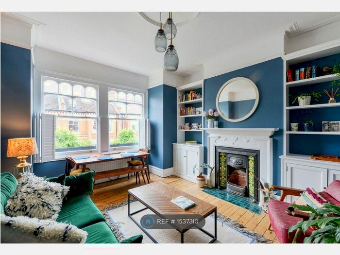 2 Bedroom Flat To Rent In Stapleton Road, London, SW17