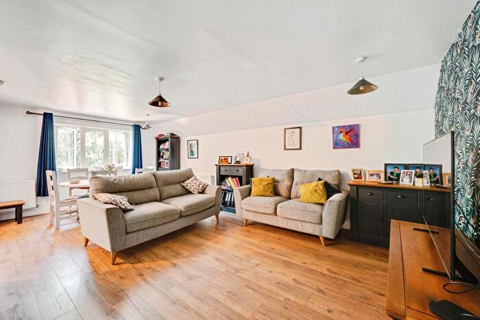 2 Bedroom Property For Sale In Kingfisher Close, Leatherhead, Surrey, KT22