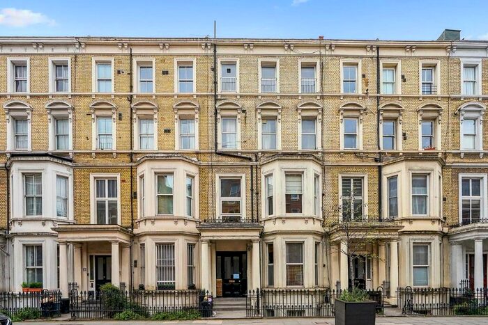 Studio To Rent In Warwick Road, London, SW5