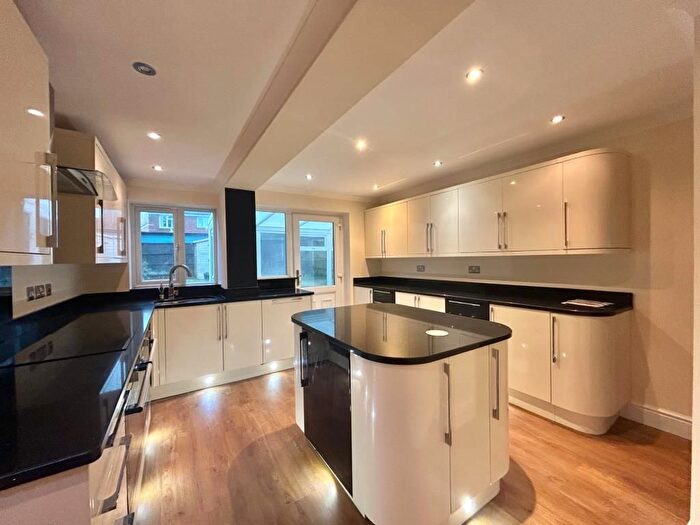 4 Bedroom Semi-Detached House To Rent In Woodcote, South Oxfordshire, RG8