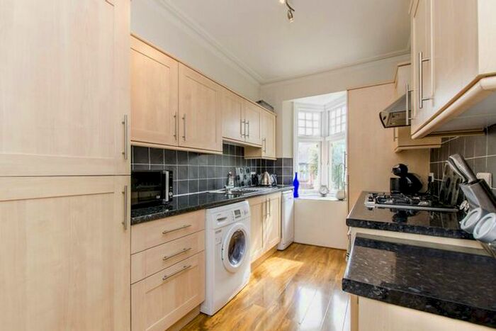 2 Bedroom Flat To Rent In Boileau Road, North Ealing, London, W5