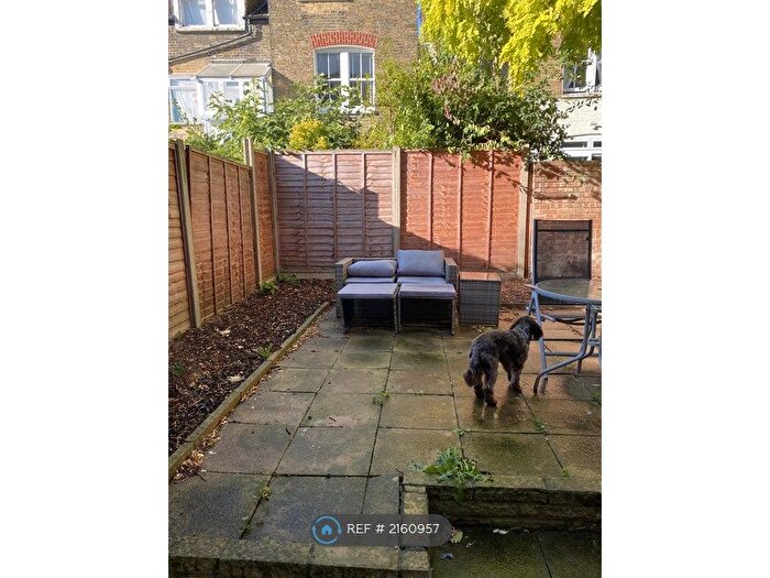 2 Bedroom Flat To Rent In Kingscourt Road, Streatham, SW16