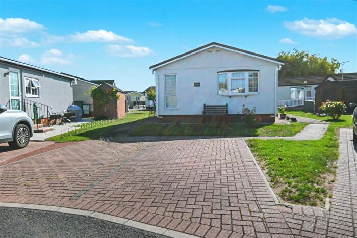 2 Bedroom Park Home For Sale In Lakeview, Kings Park, Creek Road, Canvey Island, SS8