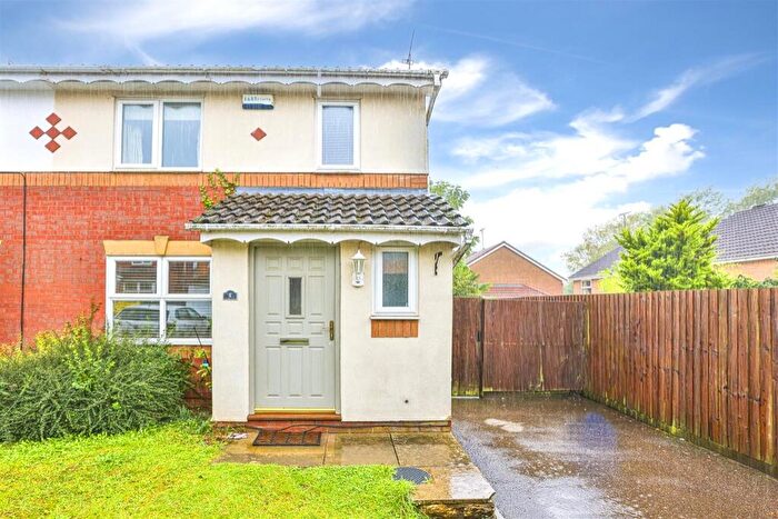 3 Bedroom Semi-Detached House For Sale In Dalby Close, Kettering, Northamptonshire, NN16
