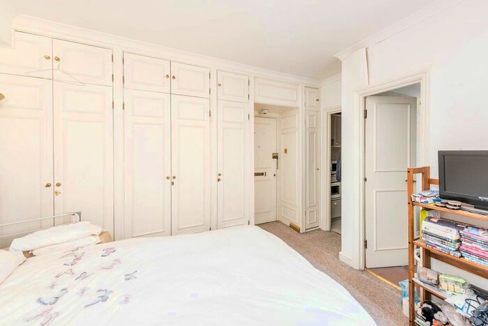 Studio For Sale In Sloane Avenue, Chelsea, London, SW3