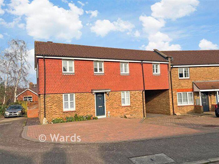 4 Bedroom Link Detached House For Sale In Beaver Road, Allington, Maidstone, Kent, ME16