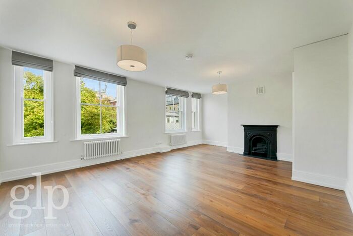 3 Bedroom Flat To Rent In Bloomsbury Place, London, WC1A