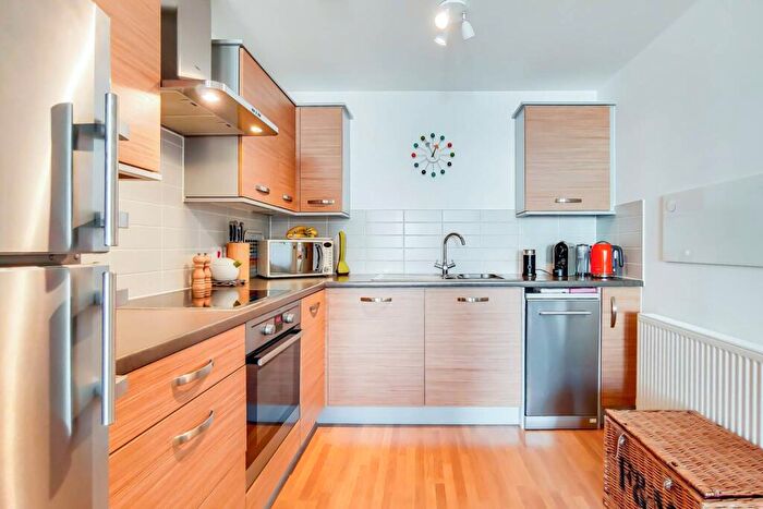 1 Bedroom Flat To Rent In Park Road, Crouch End, London, N8