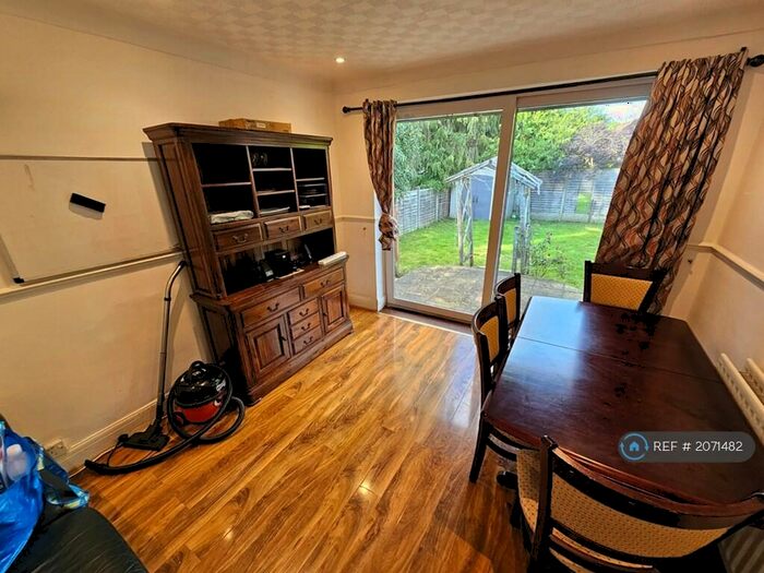 3 Bedroom Bungalow To Rent In Triggs Lane, Woking, GU22