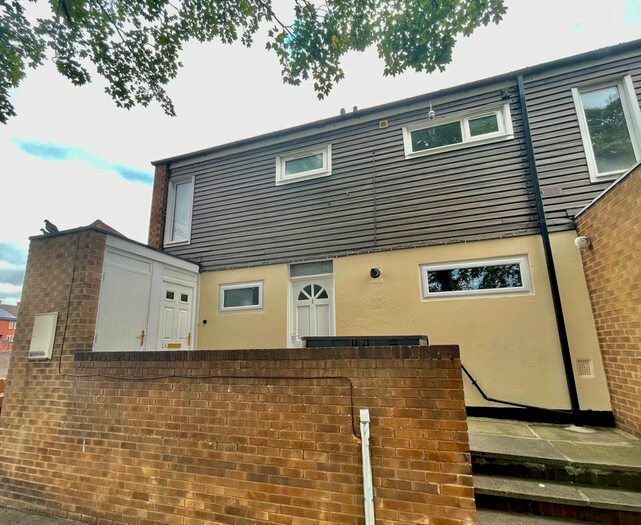 1 Bedroom Flat To Rent In Auckland Close, Radford, NG7
