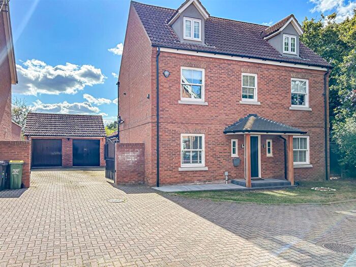 5 Bedroom Detached House For Sale In Temple Way, Rayleigh, Cul De Sac Location, SS6