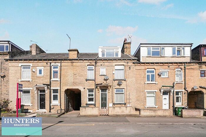4 Bedroom Terraced House To Rent In Dirkhill Road, Bradford, West Yorkshire, BD7