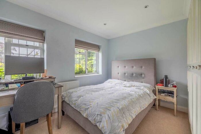 5 Bedroom Detached House To Rent In Ellis Avenue, Chalfont St Peter, SL9
