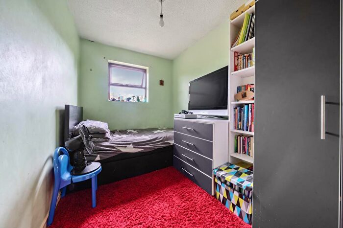 3 Bedroom End Of Terrace House For Sale In Lower Earley, Berkshire, RG6