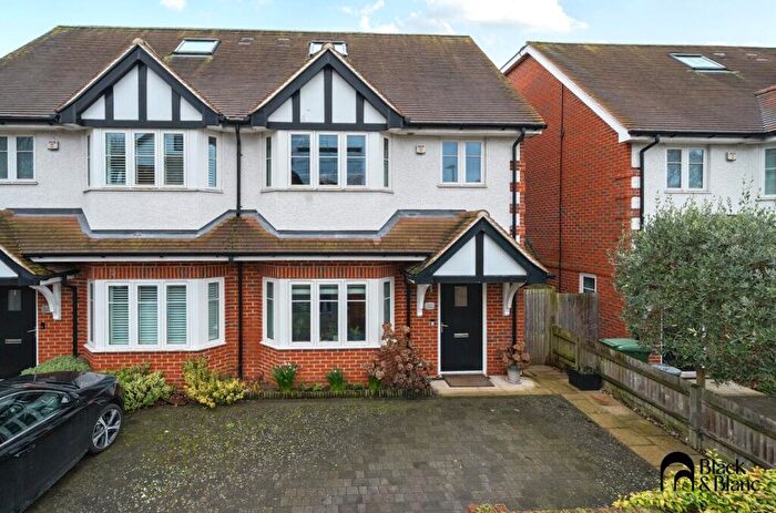 4 Bedroom Semi Detached House For Sale In Westbury Road, Beckenham, BR3