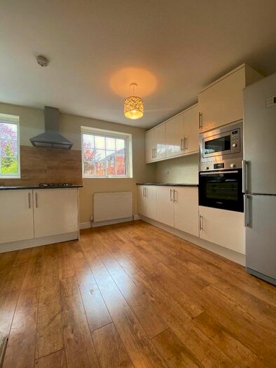 4 Bedroom Terraced House To Rent In Paul Gardens, Croydon, CR0