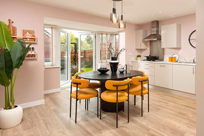 3 Bedroom Semi-Detached House For Sale In Queensway, Llanwern, Newport, NP19