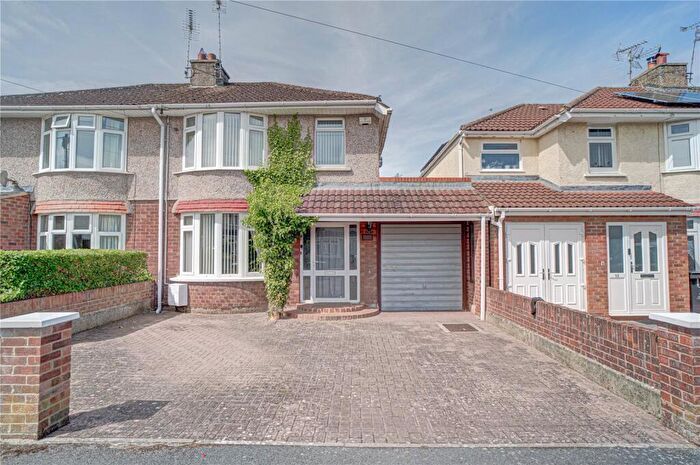 3 Bedroom Semi Detached House For Sale In Shipton Grove, Old Walcot, Swindon, SN3