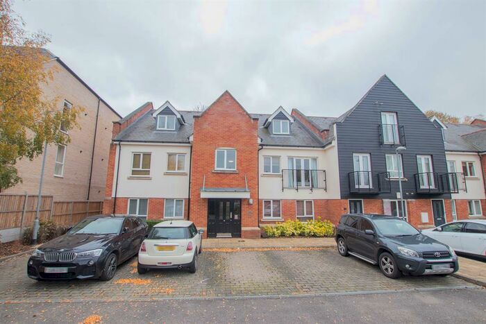 2 Bedroom Flat To Rent In Southmill Court, Southmill Road, Bishops Stortford, Herts, CM23
