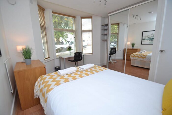 3 Bedroom Flat To Rent In Cogan Terrace, Cathays, Cardiff, CF24