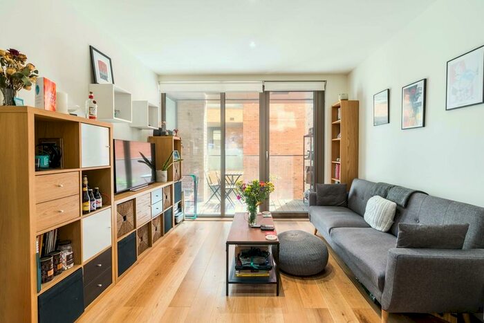 1 Bedroom Apartment To Rent In Camberwell Passage, London, SE5
