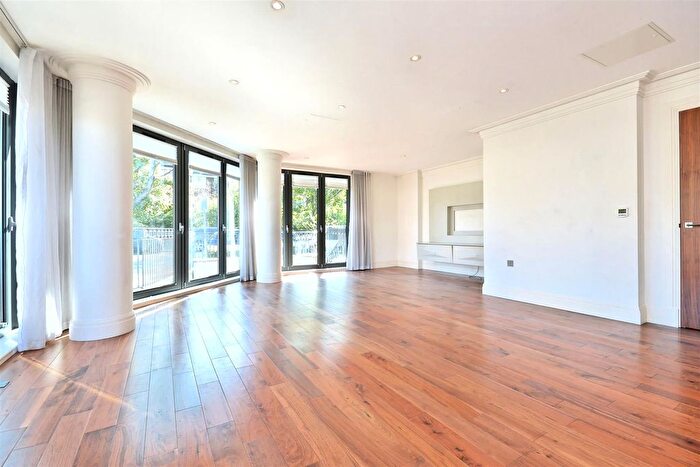 2 Bedroom Flat To Rent In West Heath Place, Hodford Road, Golders Green, NW11