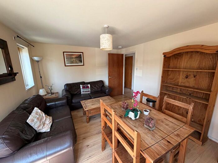2 Bedroom Flat To Rent In St Clair Road, Easter Road, Edinburgh, EH6