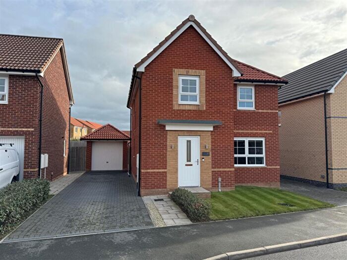 4 Bedroom Detached House For Sale In Wallis Grove, Harworth, DN11