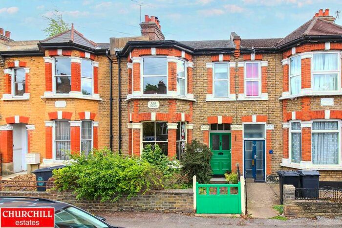 2 Bedroom Maisonette To Rent In Woodland Road, Chingford, E4
