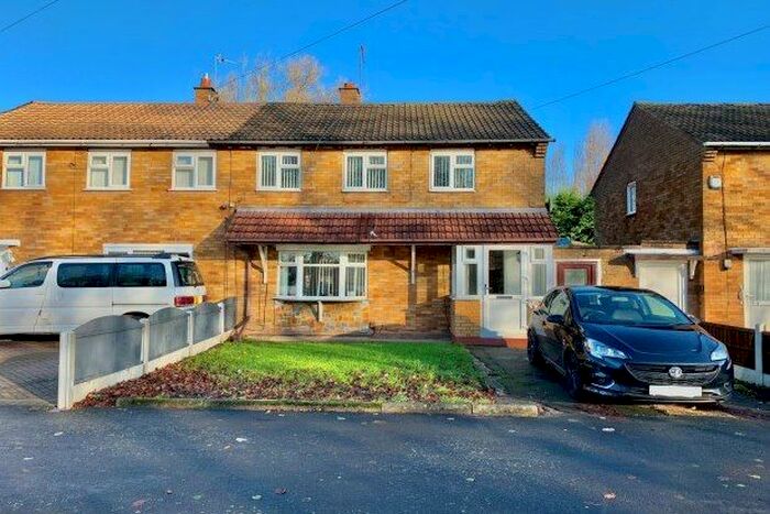 3 Bedroom Semi-Detached House To Rent In Alton Avenue, Willenhall WV12