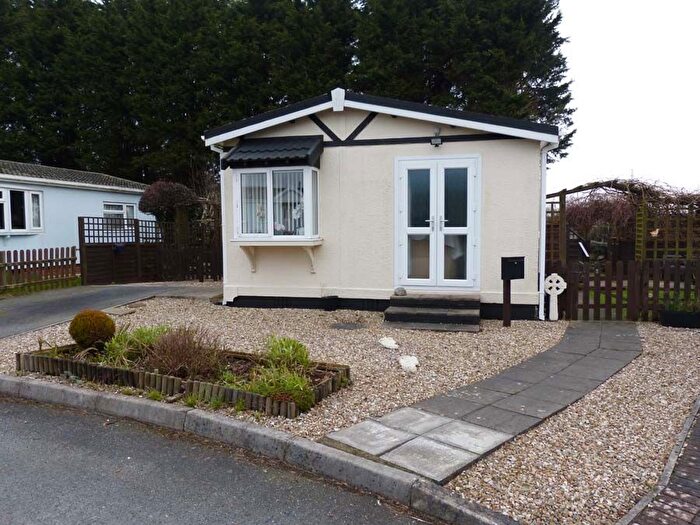 2 Bedroom Park Home For Sale In Parc Dellen, Luxulyan, PL30