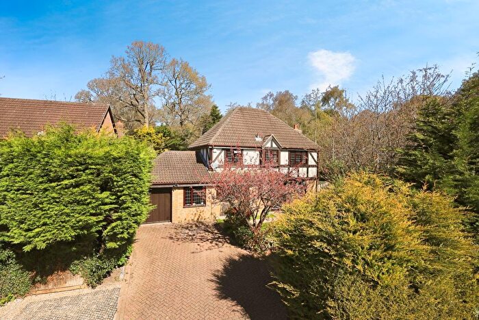 4 Bedroom Detached House For Sale In Walnut Close, Heathfield, East Sussex, TN21